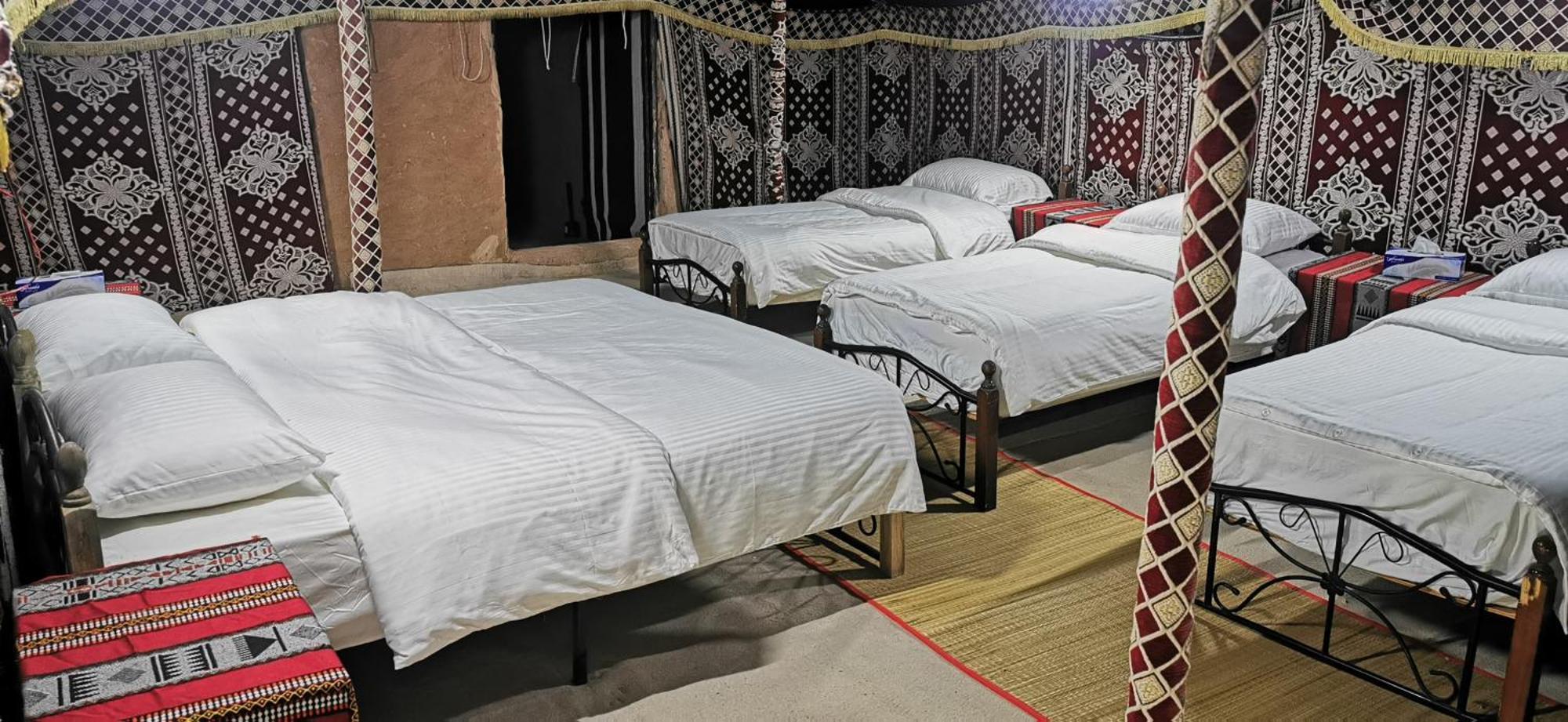 Desert Wonders Camp Ḩawīyah Quarto foto